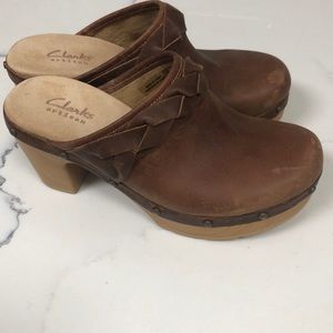 Clarks Artisan clogs, sz 5 women,  brown/cognac color leather, Great condition